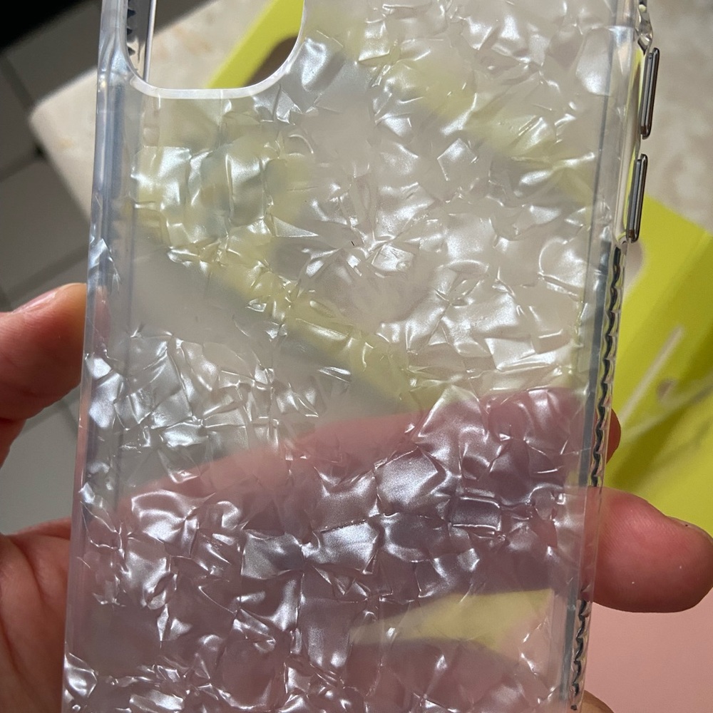 New clear iphone 11/XR case - Picture 2 of 5